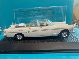 ZIL 111-V Escala 1:43 Nuevo