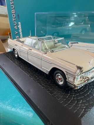 ZIL 111-V Escala 1:43 Nuevo