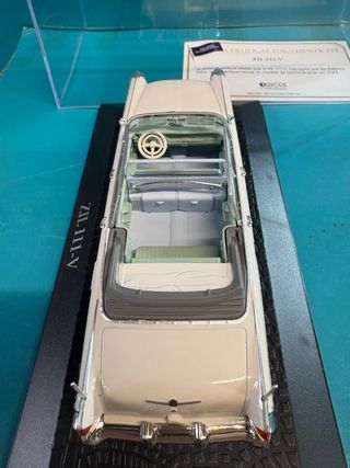 ZIL 111-V Escala 1:43 Nuevo