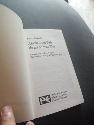 Alicia en el País de las Maravillas (Spanish Ed...