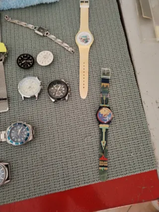 Orologi non funzionanti per pezzi di ricambio