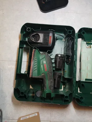 Lijadora Bosch EasySander 12 con 2 Baterias