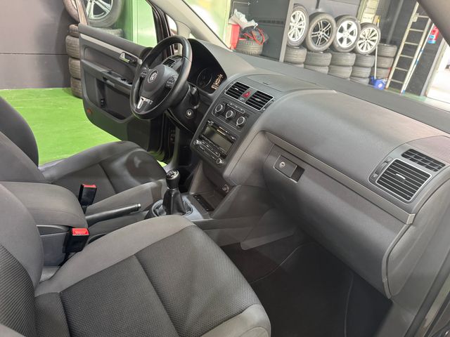 VOLKSWAGEN Touran 1.6 TDI Advance Bluemotion Tech