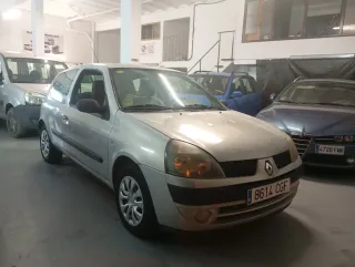 Renault Clio 2003