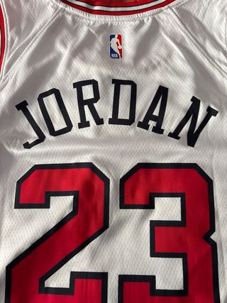 Camiseta Chicago Bulls Blanca 23 Jordan talla xxl