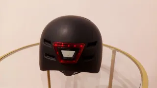 Patinete Eléctrico Xiaomi con casco