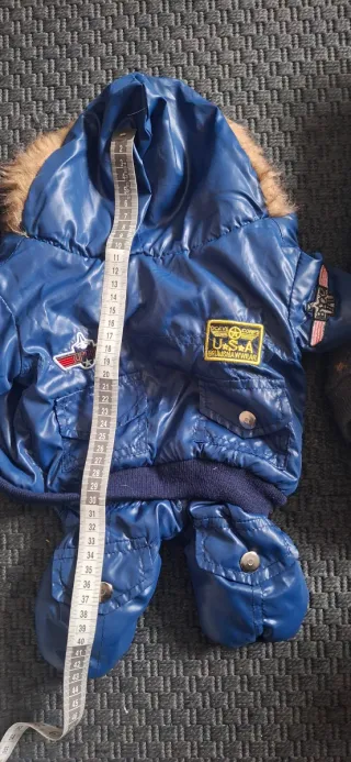 Cama para perro gris y verde