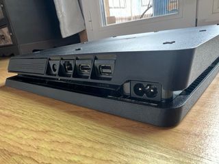 Vendo PS4 Slim 1TB + GT7 y GTA V