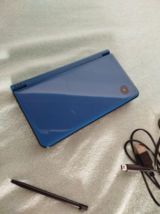 Nintendo DSi XL + juegos a elegir azul