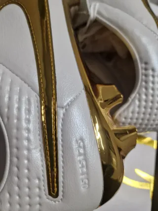 Nike Tiempo R10 Ronaldinho Oro Blanco