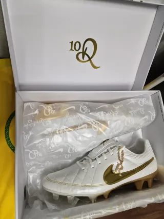 Nike Tiempo R10 Ronaldinho Oro Blanco