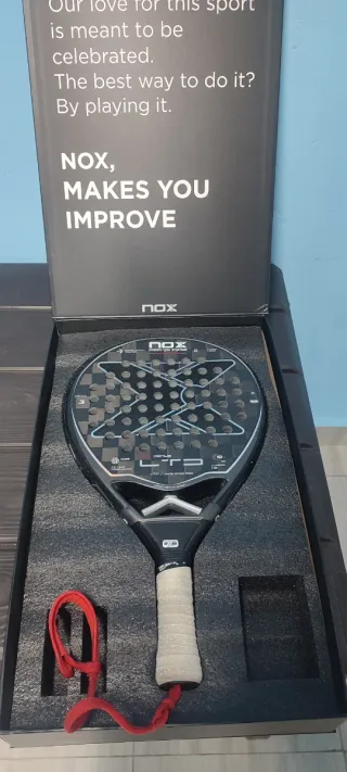 Pala de pádel Nox at2 Genius LTD edicion limitada