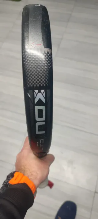 Pala de pádel Nox at2 Genius LTD edicion limitada