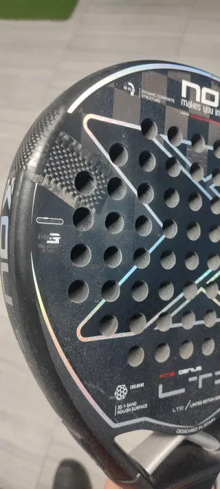 Pala de pádel Nox at2 Genius LTD edicion limitada
