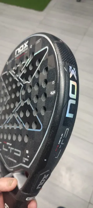 Pala de pádel Nox at2 Genius LTD edicion limitada