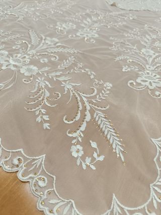 Manteleta fallera tul marfil oro Talla 90