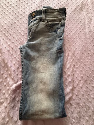 Vaqueros Bershka Skinny Acampanados