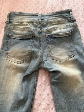 Vaqueros Bershka Skinny Acampanados