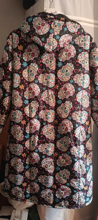 Abrigo mujer calaveras multicolor