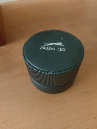 Reloj Slazenger Negro y Plateado. Baja calidad.