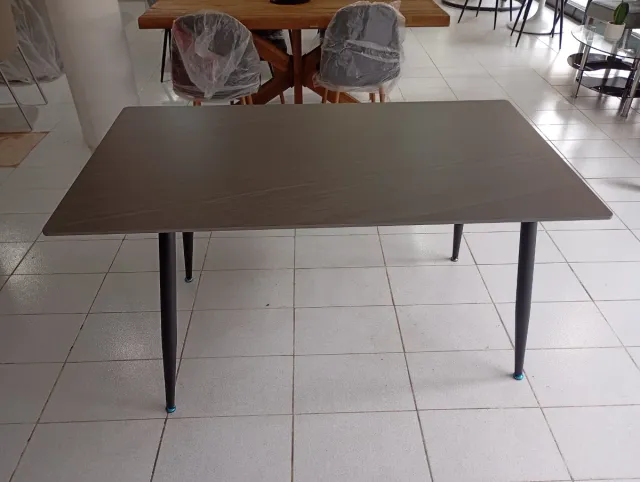 Mesa comedor estilo mármol blanca/gris