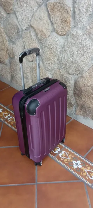 Maleta Cabina Morada 55x35x20 Nueva