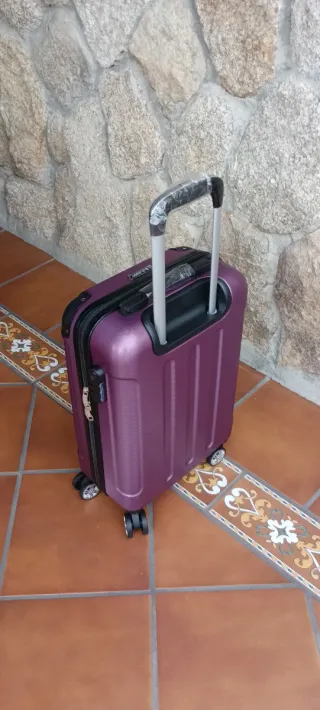 Maleta Cabina Morada 55x35x20 Nueva