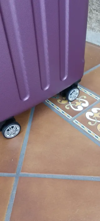 Maleta Cabina Morada 55x35x20 Nueva