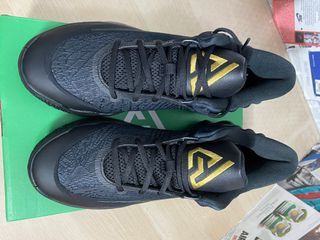 Nike Giannis Immortality 4 Negro Dorado