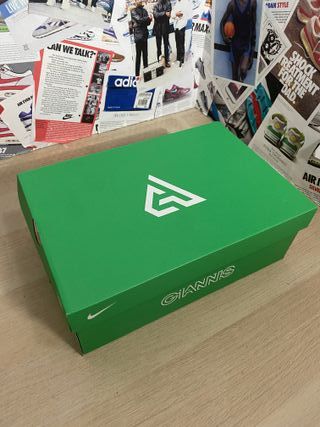 Nike Giannis Immortality 4 Negro Dorado