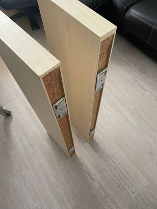 Estanterías Beige y Plata