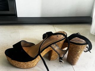 Sandalias de cuña negras