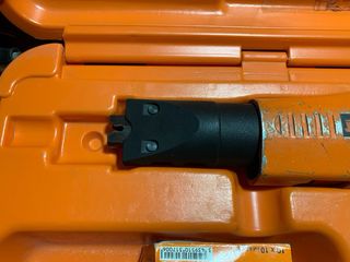 Pistola Clavos SPIT P230