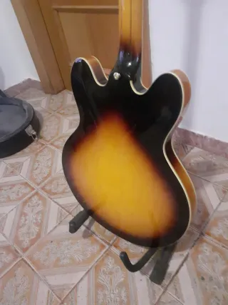 Guitarra Epiphone Semi-acústica