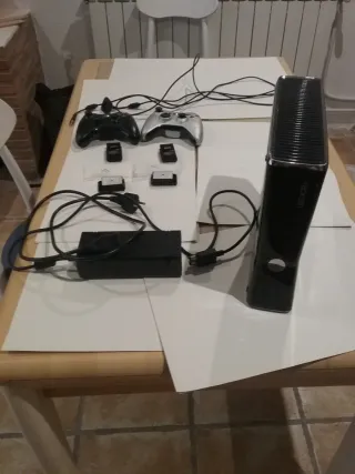 Xbox 360 Kinect + 2 Mandos + Juegos