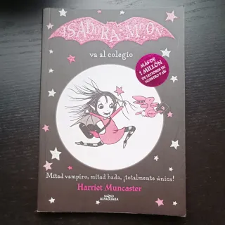 Isadora Moon va al colegio / Isadora Moon Goes ...