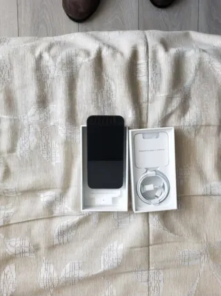 Custodia Spigen per iPhone 13 mini