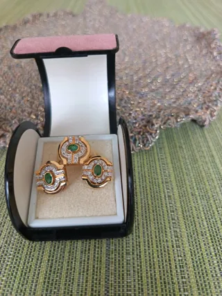 Juego 18k Oro Esmeraldas y Circonitas