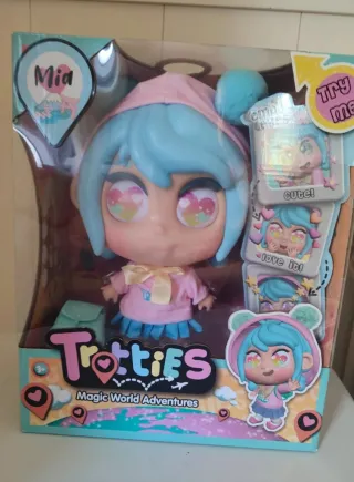Trotties Magic World Adventures Muñeca Mia