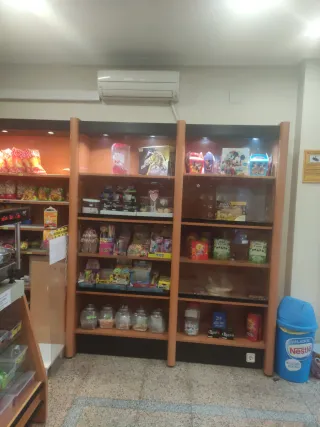 Se venden todas las estanterías