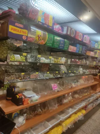 Se venden todas las estanterías
