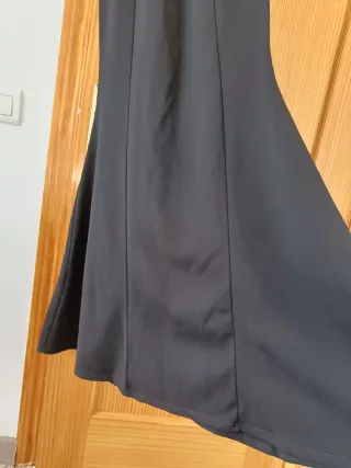 Vestido Largo Espalda Joya  Negro y Dorado