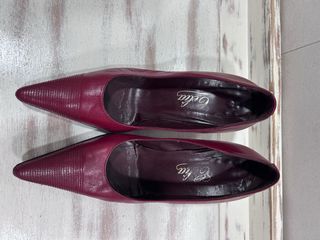 Zapatos de tacón rojos