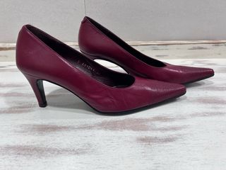 Zapatos de tacón rojos