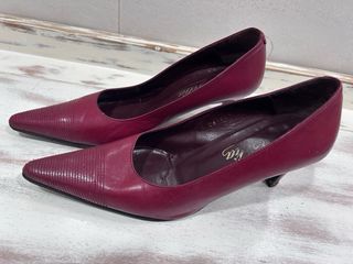 Zapatos de tacón rojos