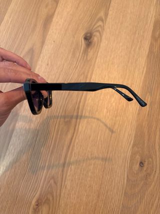 Occhiali da sole da uomo moderni