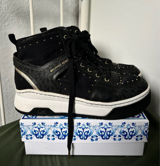 Zapatillas Michael Kors Negras y Doradas