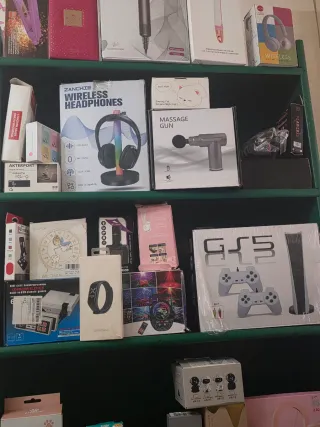 Lote de productos de tecnología nuevos