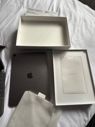 iPad Air 11 + Teclado Logitech Folio Touch