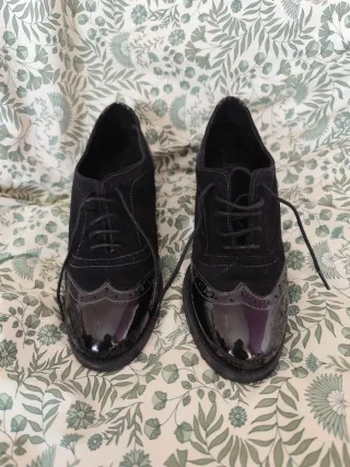 Zapatos charol y cuero negros